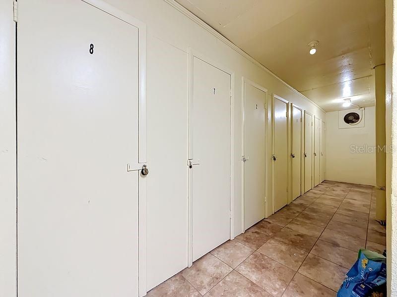 For Sale: $269,900 (2 beds, 2 baths, 1100 Square Feet)
