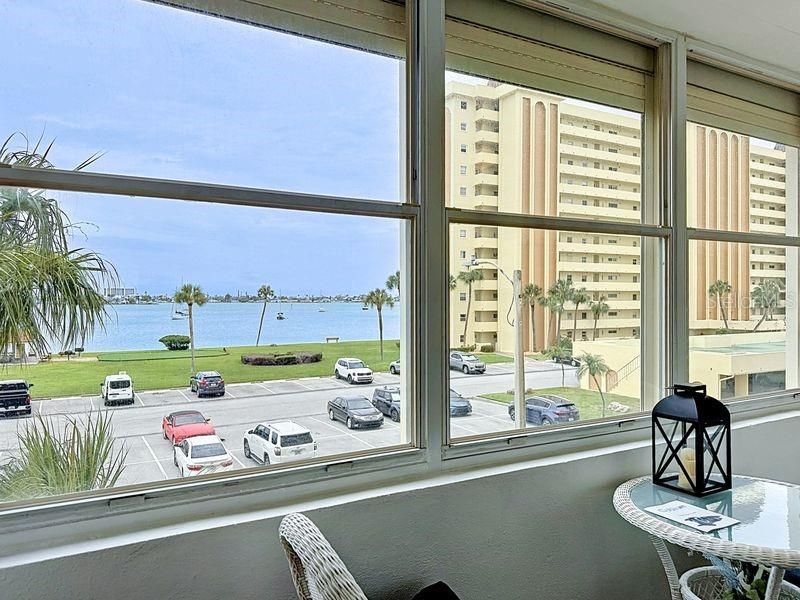 For Sale: $269,900 (2 beds, 2 baths, 1100 Square Feet)