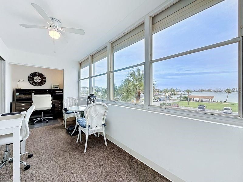 For Sale: $269,900 (2 beds, 2 baths, 1100 Square Feet)