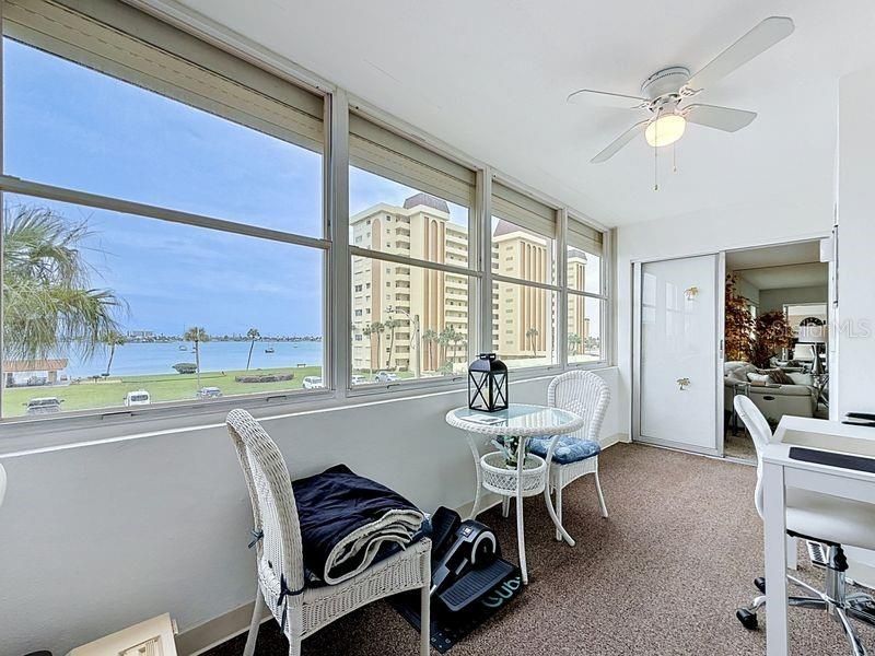 For Sale: $269,900 (2 beds, 2 baths, 1100 Square Feet)