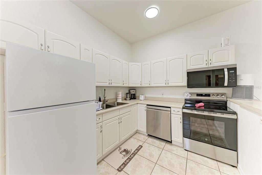 For Sale: $475,000 (4 beds, 0 baths, 2298 Square Feet)