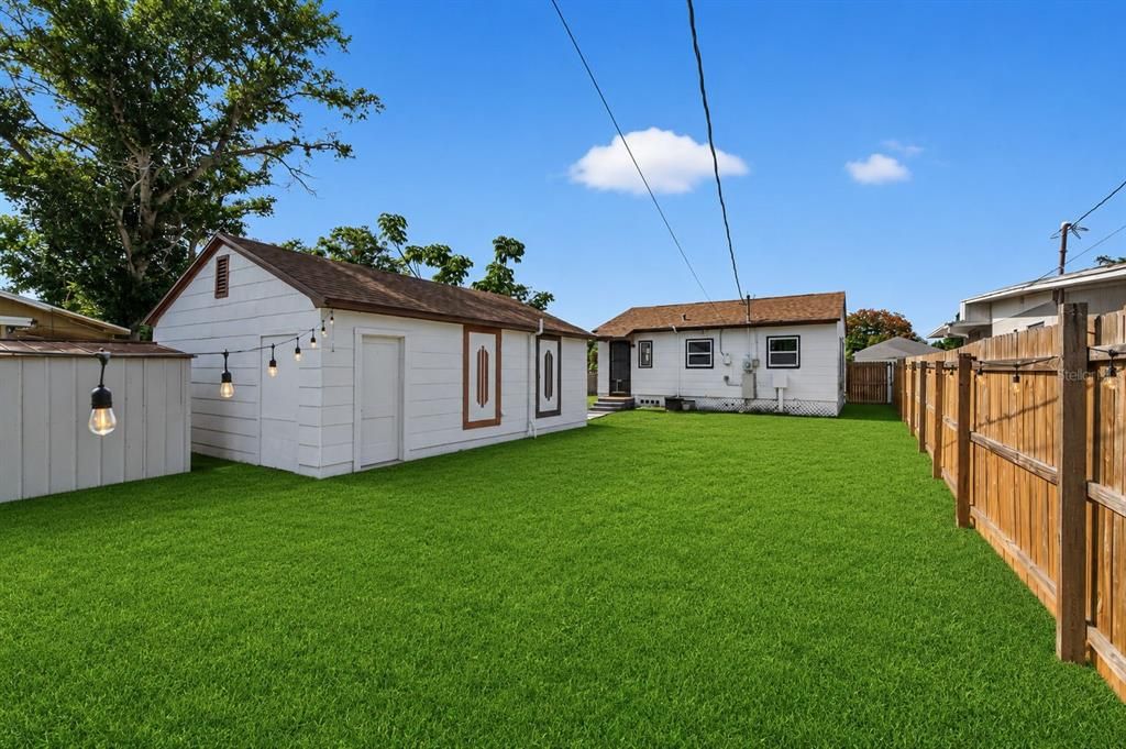 На продажу: $299,000 (2 спален, 1 ванн, 720 Квадратных фут)