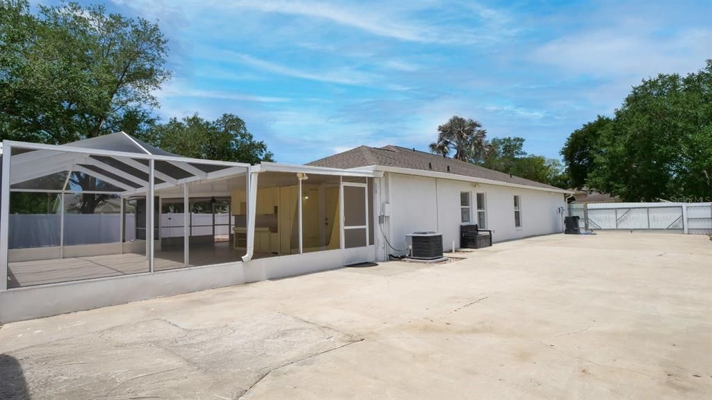 For Sale: $419,999 (3 beds, 2 baths, 1845 Square Feet)