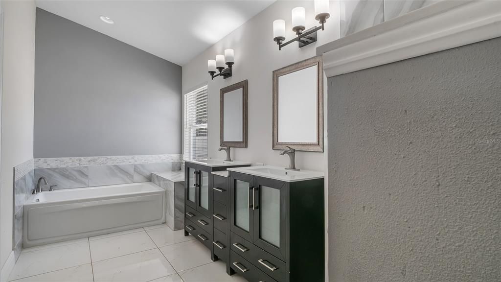 For Sale: $419,999 (3 beds, 2 baths, 1845 Square Feet)