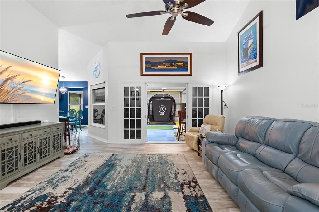 For Sale: $364,500 (2 beds, 2 baths, 2087 Square Feet)