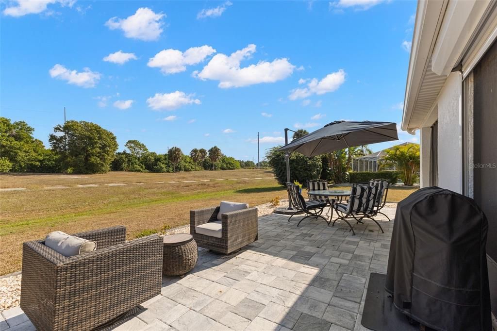For Sale: $364,500 (2 beds, 2 baths, 2087 Square Feet)