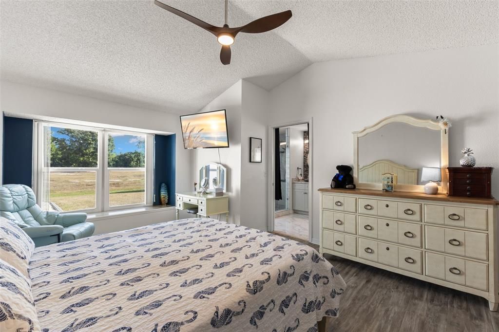 For Sale: $364,500 (2 beds, 2 baths, 2087 Square Feet)