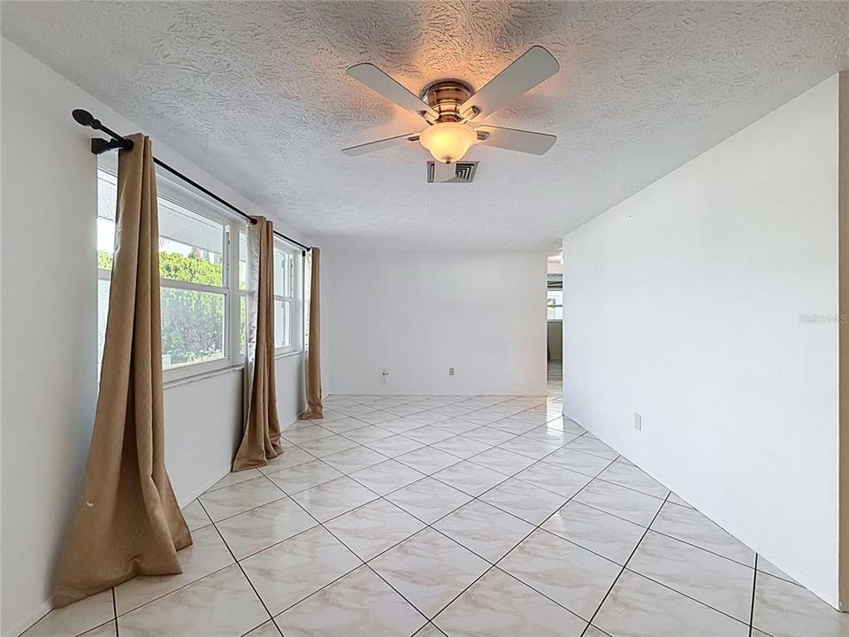 For Sale: $274,900 (3 beds, 2 baths, 1460 Square Feet)