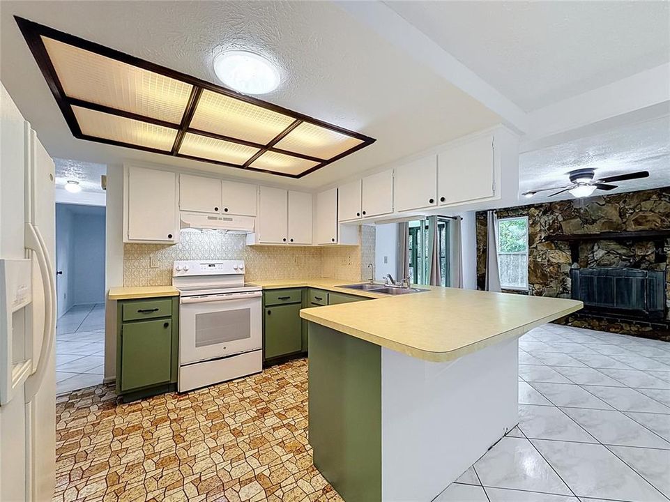 For Sale: $274,900 (3 beds, 2 baths, 1460 Square Feet)
