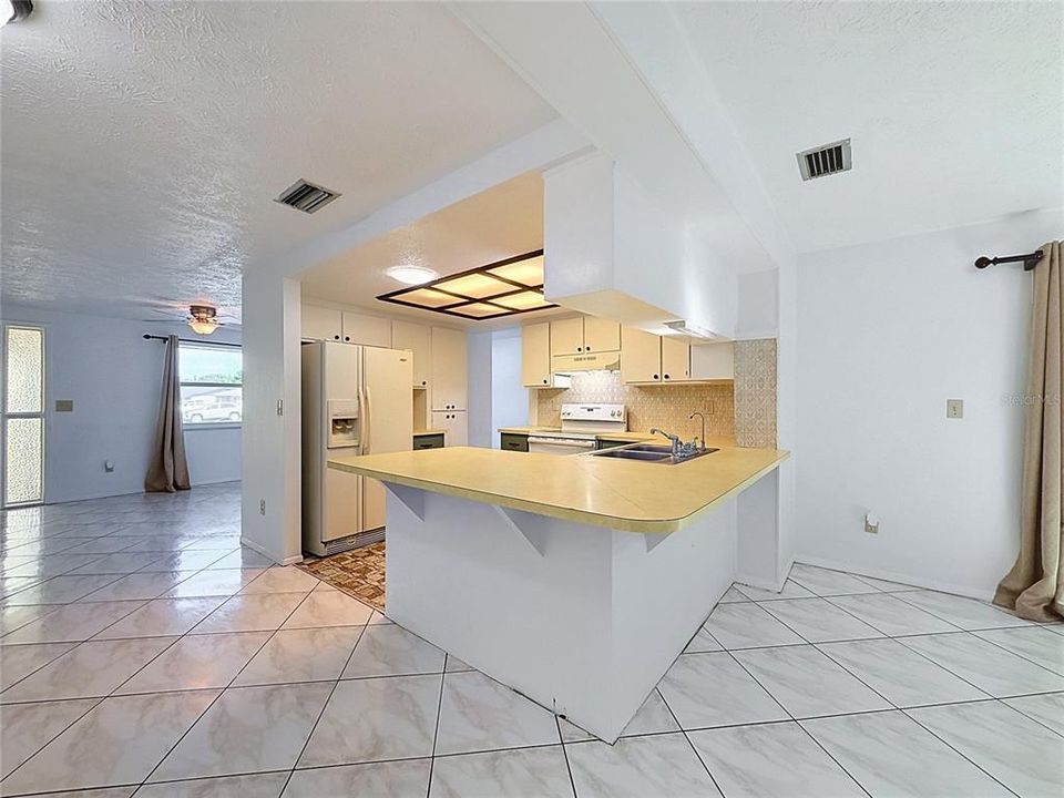 For Sale: $274,900 (3 beds, 2 baths, 1460 Square Feet)