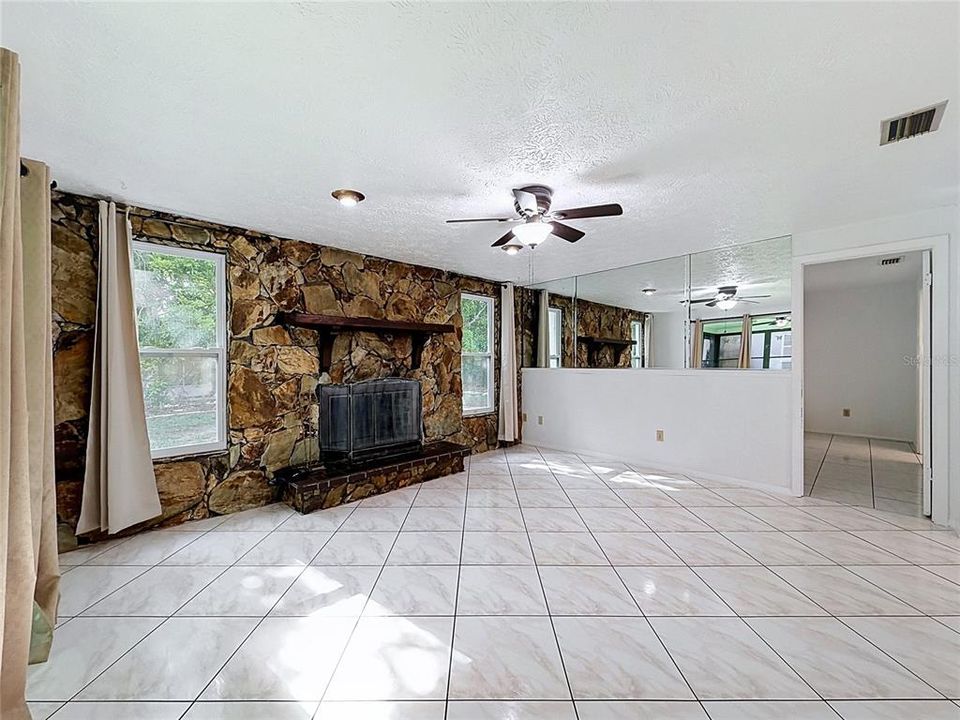 For Sale: $274,900 (3 beds, 2 baths, 1460 Square Feet)