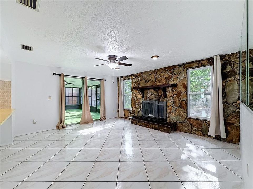 For Sale: $274,900 (3 beds, 2 baths, 1460 Square Feet)