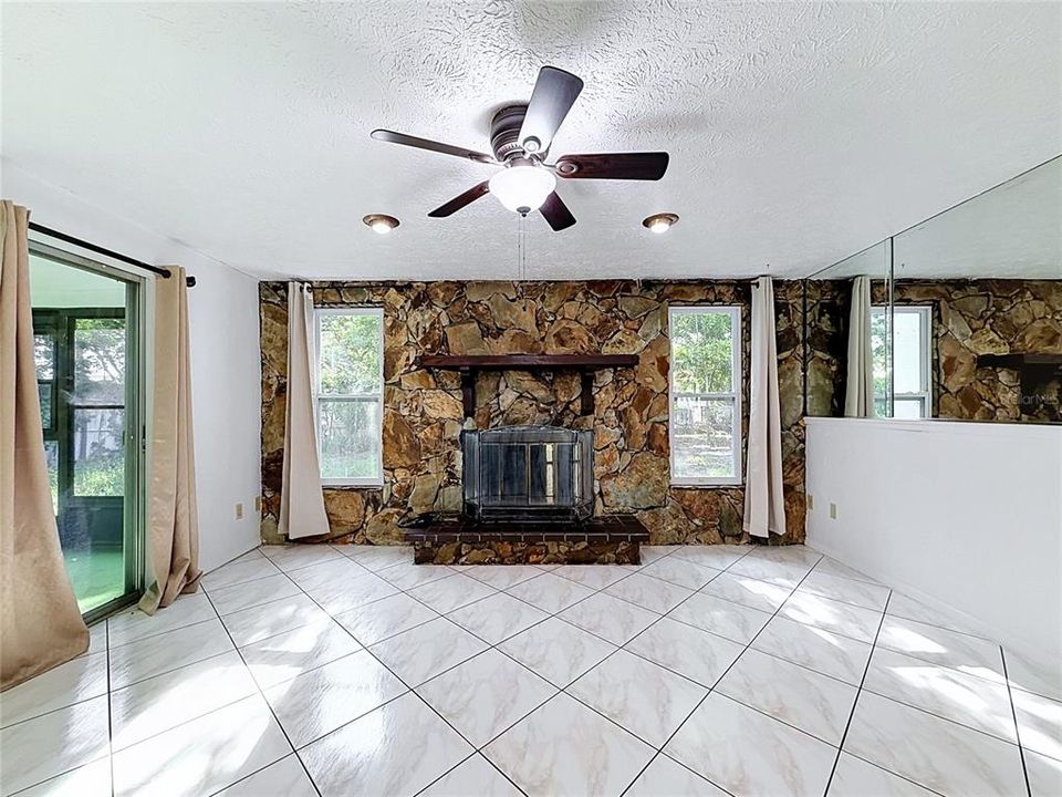 For Sale: $274,900 (3 beds, 2 baths, 1460 Square Feet)