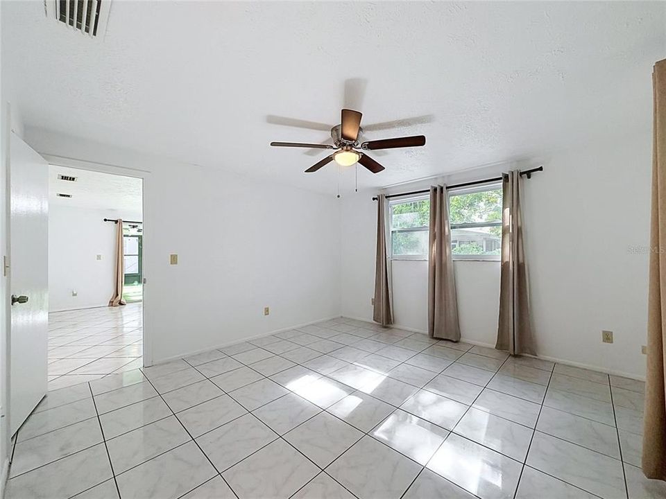 For Sale: $274,900 (3 beds, 2 baths, 1460 Square Feet)