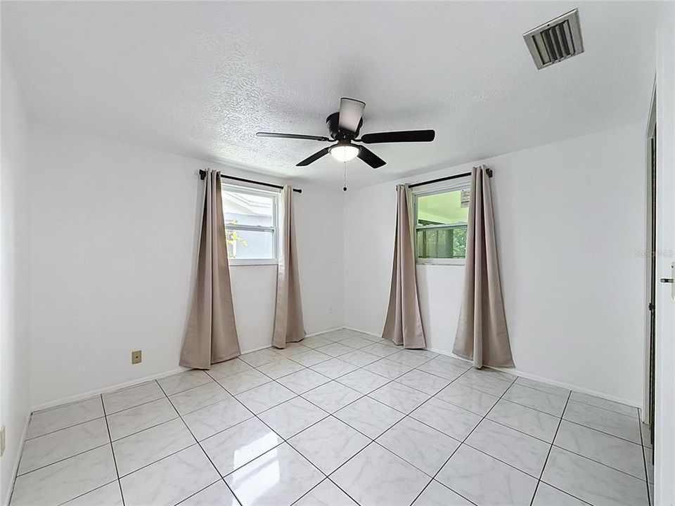 For Sale: $274,900 (3 beds, 2 baths, 1460 Square Feet)