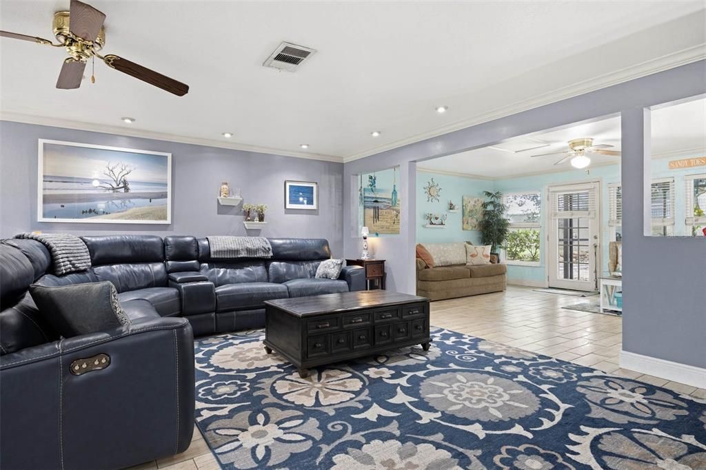 For Sale: $600,000 (3 beds, 2 baths, 1941 Square Feet)