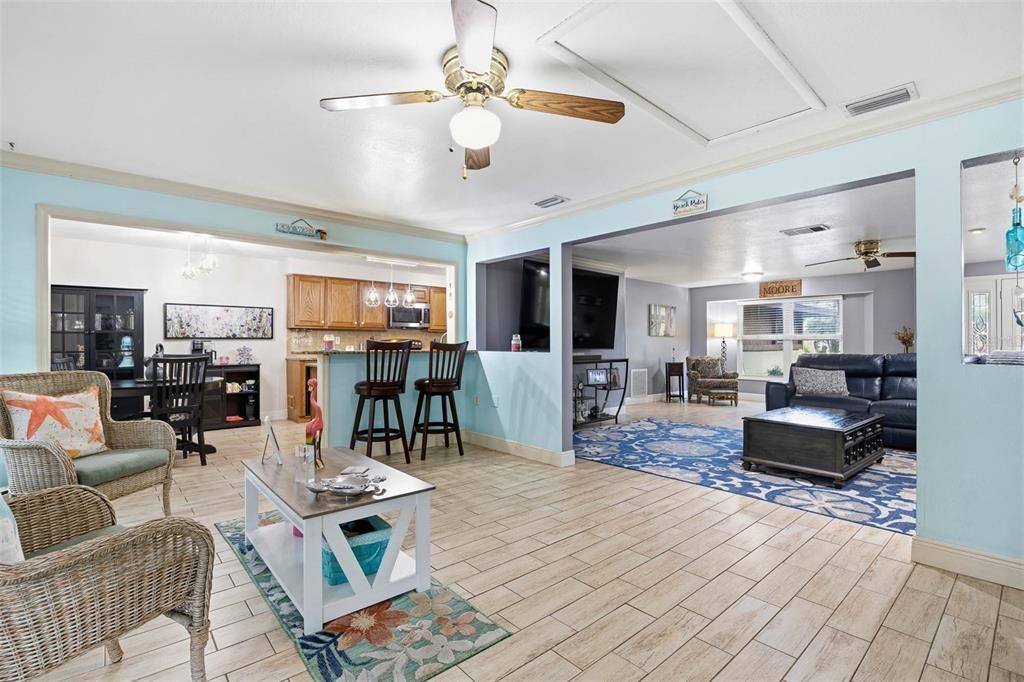 For Sale: $600,000 (3 beds, 2 baths, 1941 Square Feet)