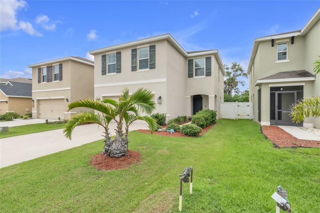 For Sale: $349,900 (4 beds, 2 baths, 2007 Square Feet)