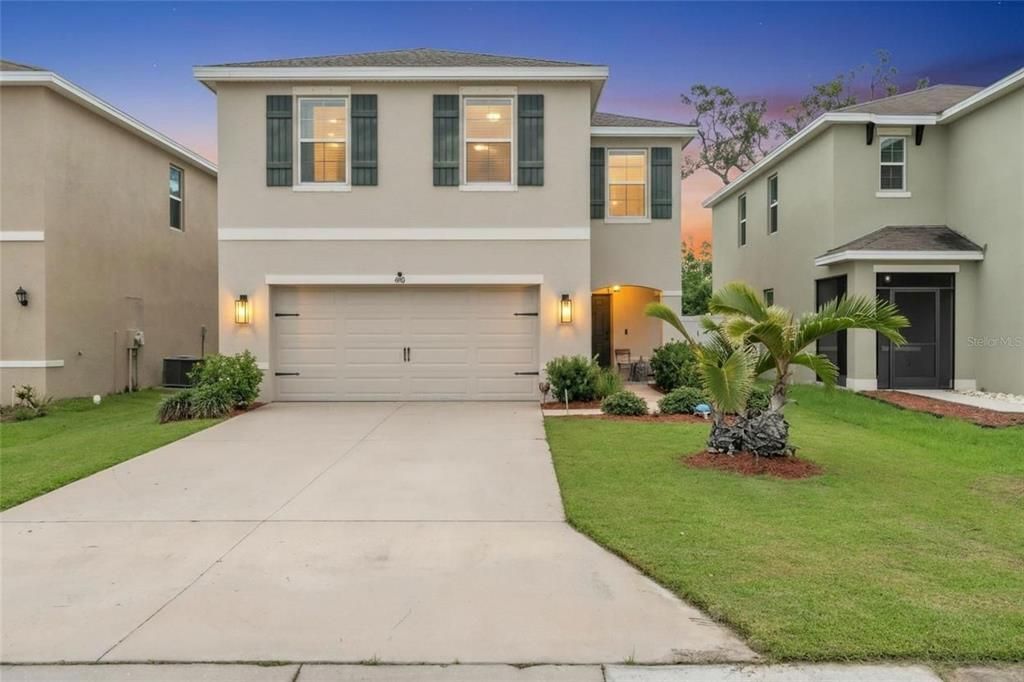 For Sale: $349,900 (4 beds, 2 baths, 2007 Square Feet)
