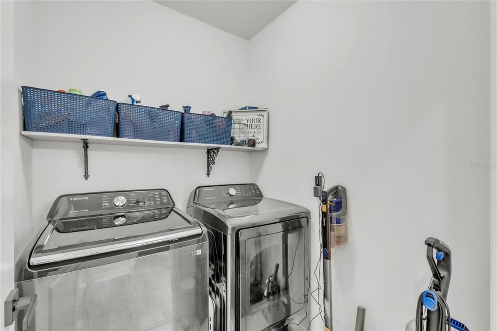 For Sale: $349,900 (4 beds, 2 baths, 2007 Square Feet)