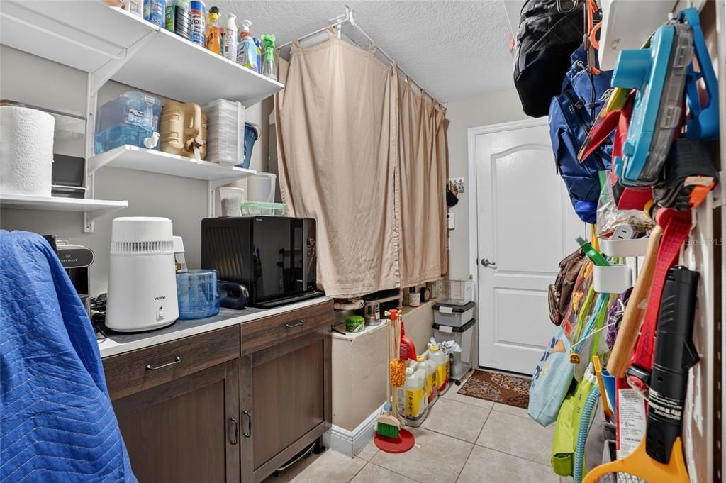 En Venta: $384,999 (4 camas, 2 baños, 1979 Pies cuadrados)