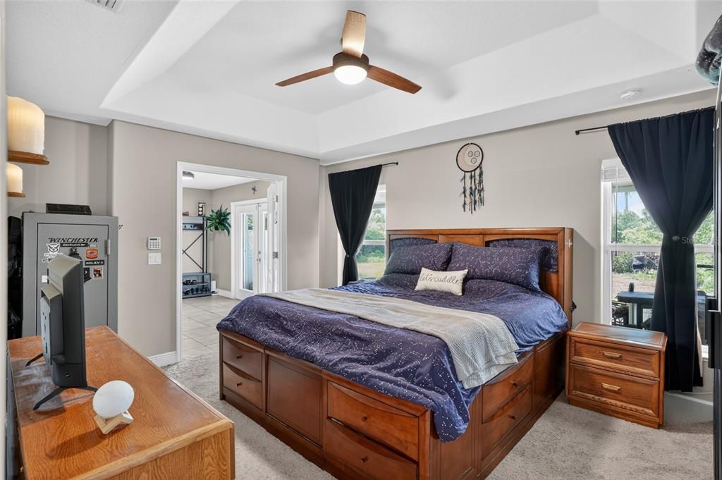 En Venta: $384,999 (4 camas, 2 baños, 1979 Pies cuadrados)