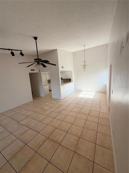 For Sale: $115,000 (2 beds, 2 baths, 1127 Square Feet)