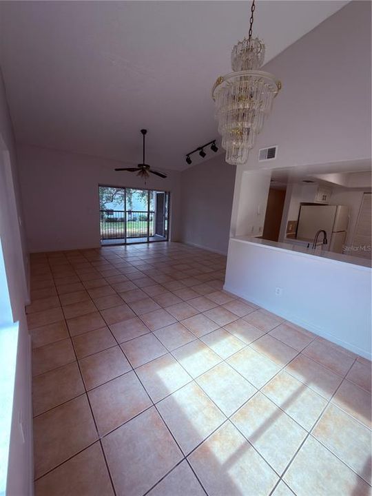 For Sale: $115,000 (2 beds, 2 baths, 1127 Square Feet)
