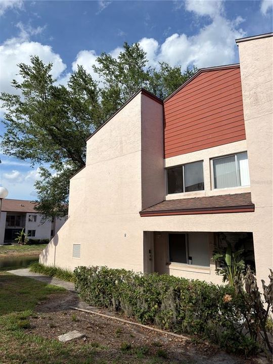 For Sale: $115,000 (2 beds, 2 baths, 1127 Square Feet)