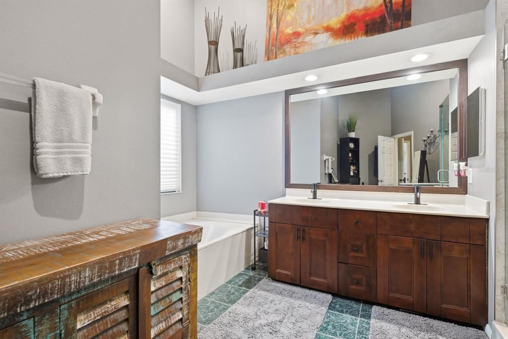 For Sale: $489,900 (3 beds, 2 baths, 1624 Square Feet)