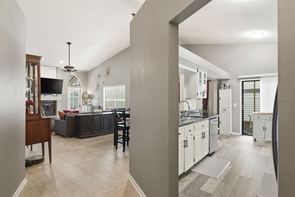 For Sale: $489,900 (3 beds, 2 baths, 1624 Square Feet)