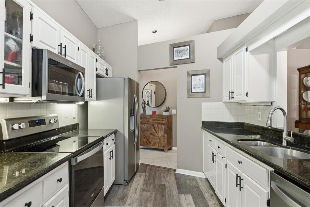 For Sale: $489,900 (3 beds, 2 baths, 1624 Square Feet)