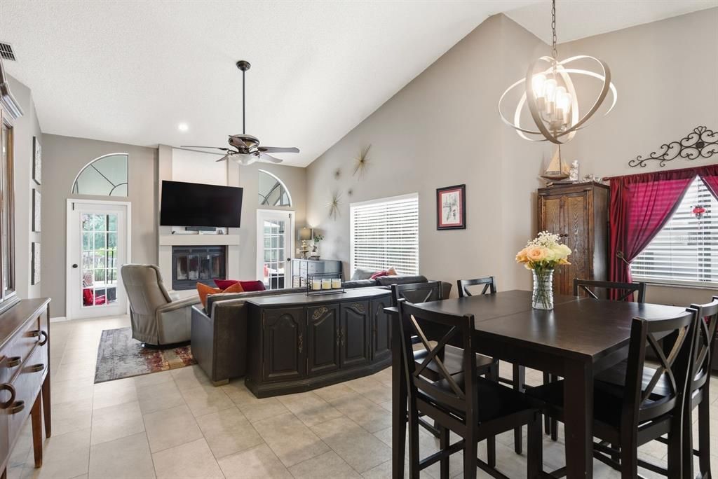 For Sale: $489,900 (3 beds, 2 baths, 1624 Square Feet)