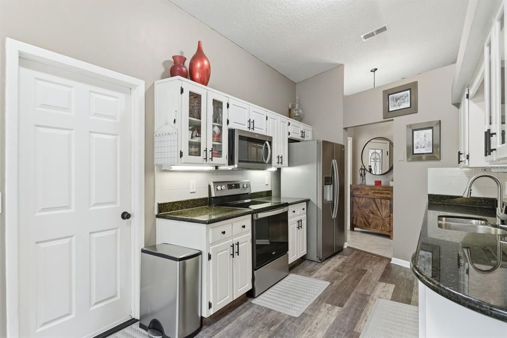For Sale: $489,900 (3 beds, 2 baths, 1624 Square Feet)