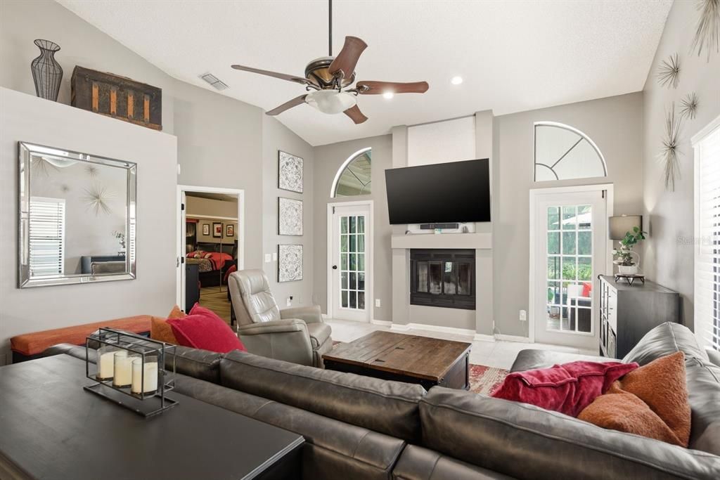 For Sale: $489,900 (3 beds, 2 baths, 1624 Square Feet)