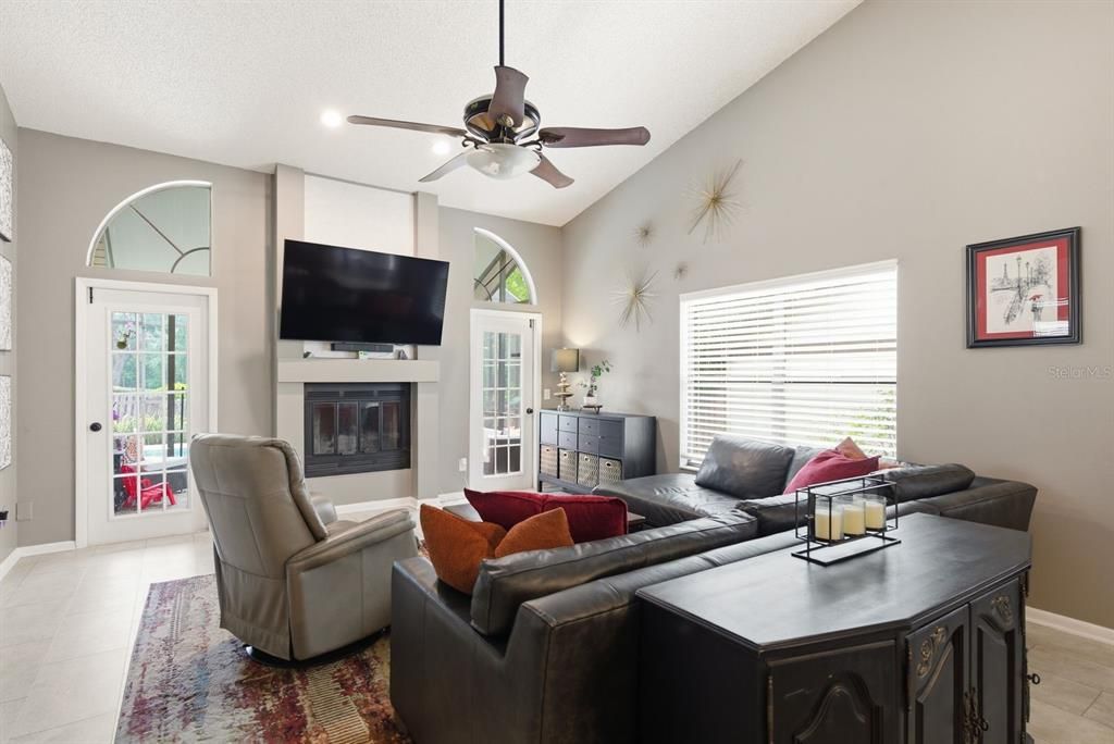 For Sale: $489,900 (3 beds, 2 baths, 1624 Square Feet)