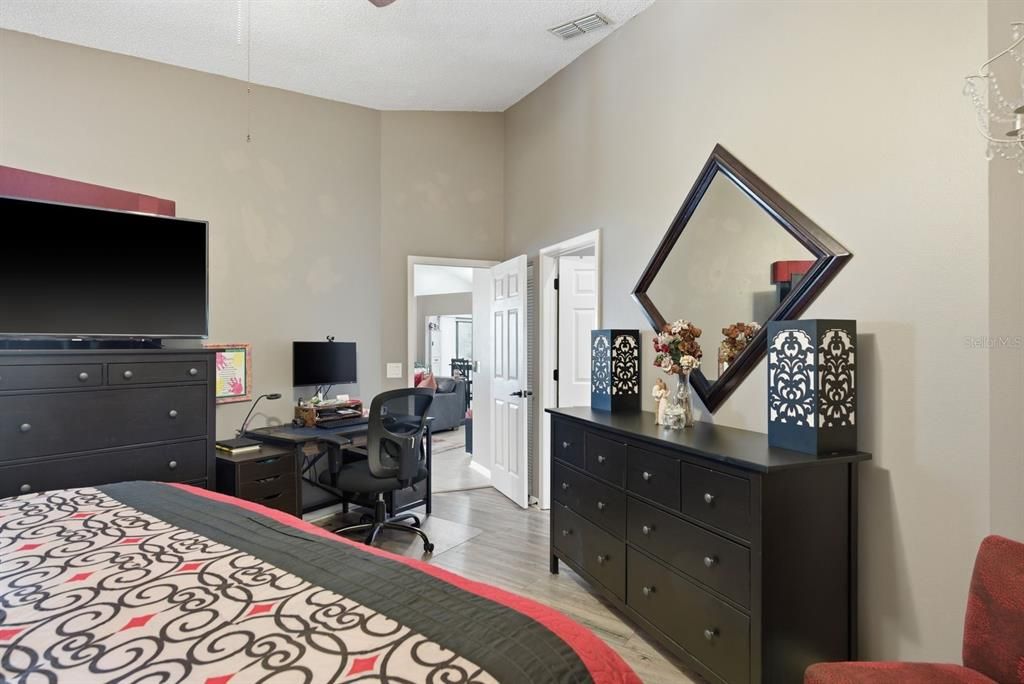 For Sale: $489,900 (3 beds, 2 baths, 1624 Square Feet)