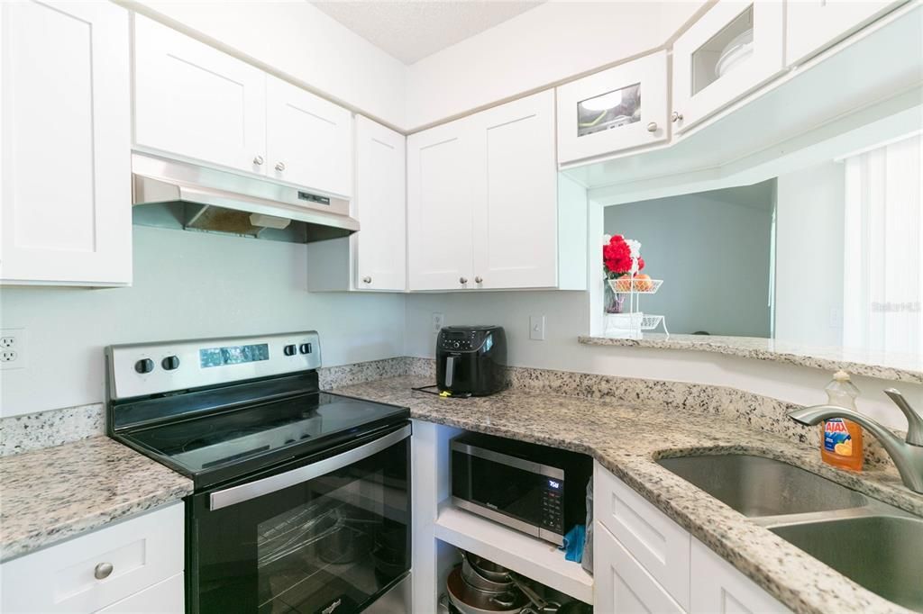 На продажу: $175,000 (2 спален, 2 ванн, 1027 Квадратных фут)