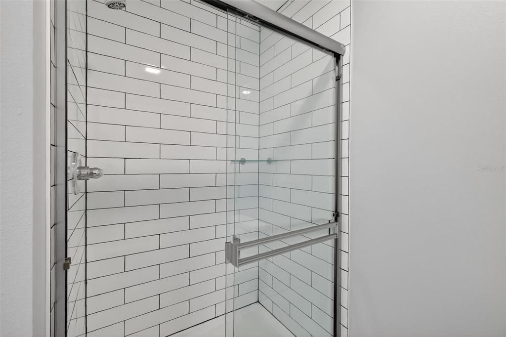 На продажу: $319,900 (2 спален, 2 ванн, 1118 Квадратных фут)
