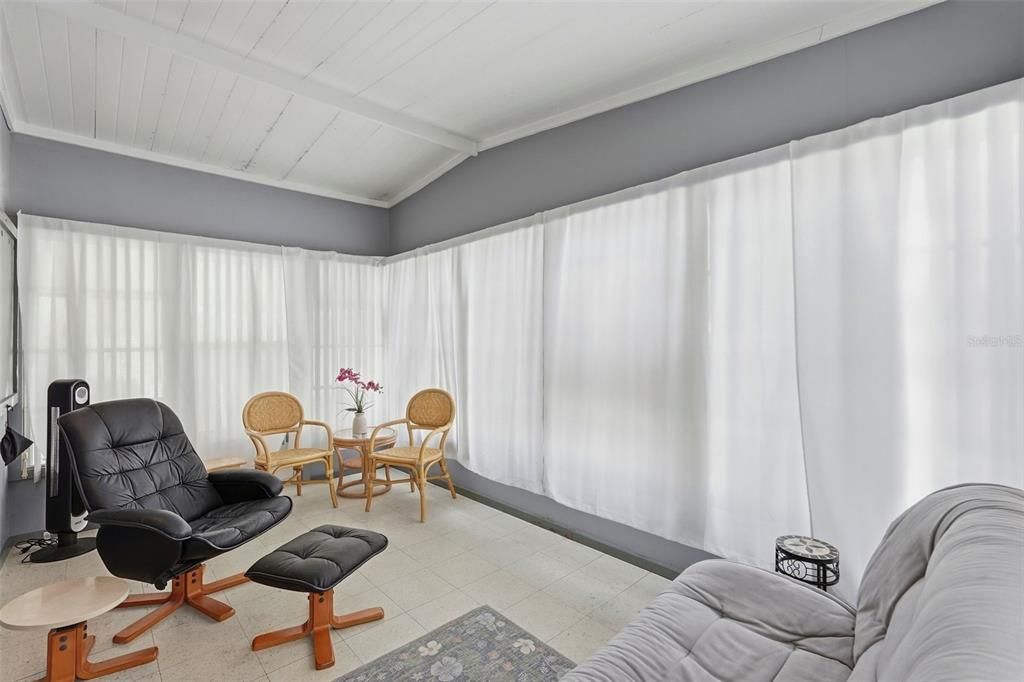 For Sale: $147,000 (2 beds, 2 baths, 1008 Square Feet)