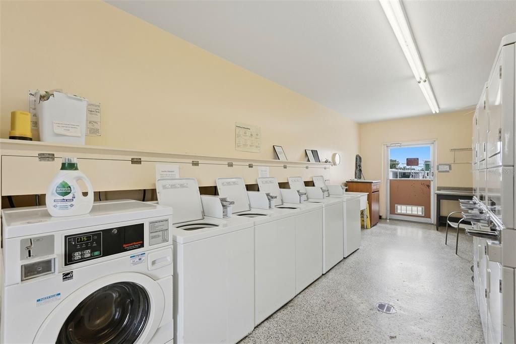 For Sale: $147,000 (2 beds, 2 baths, 1008 Square Feet)