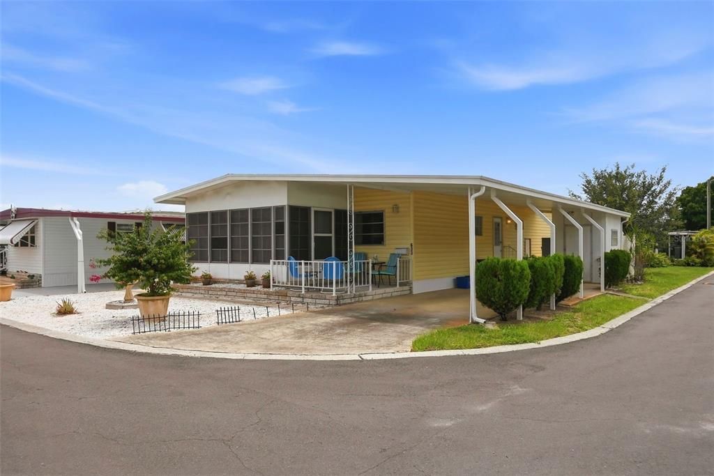For Sale: $147,000 (2 beds, 2 baths, 1008 Square Feet)