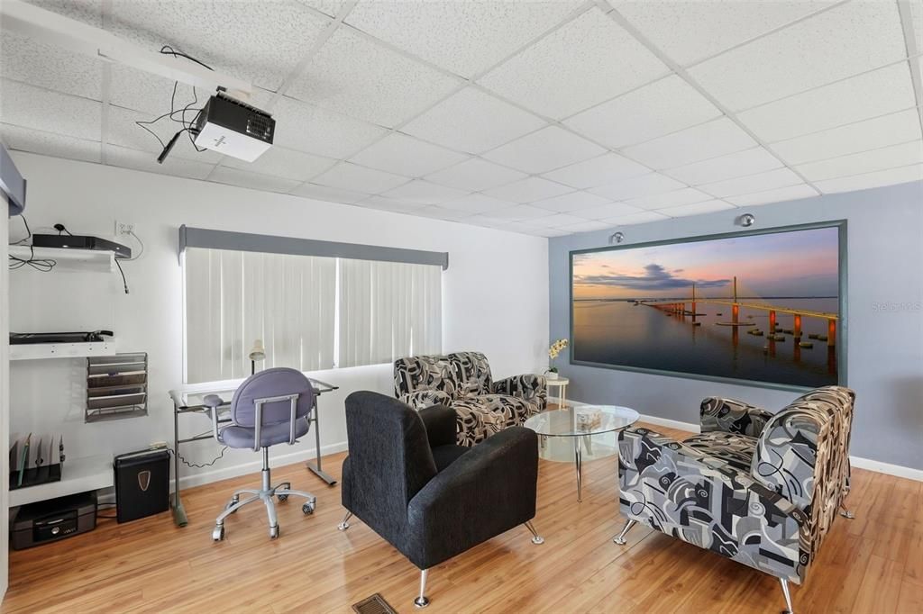For Sale: $147,000 (2 beds, 2 baths, 1008 Square Feet)