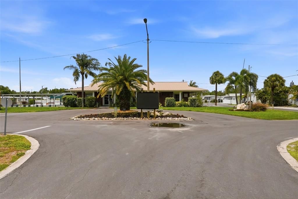 For Sale: $147,000 (2 beds, 2 baths, 1008 Square Feet)