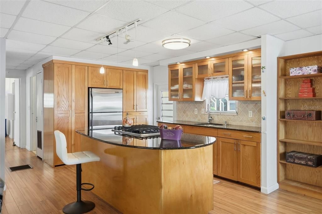 For Sale: $147,000 (2 beds, 2 baths, 1008 Square Feet)