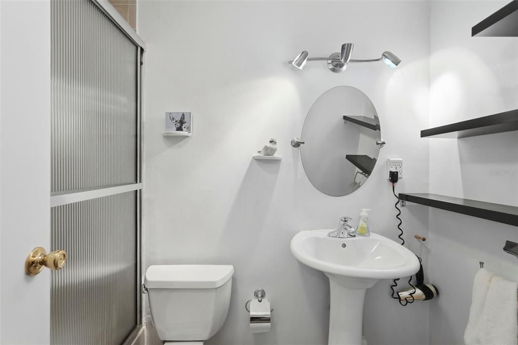 For Sale: $147,000 (2 beds, 2 baths, 1008 Square Feet)
