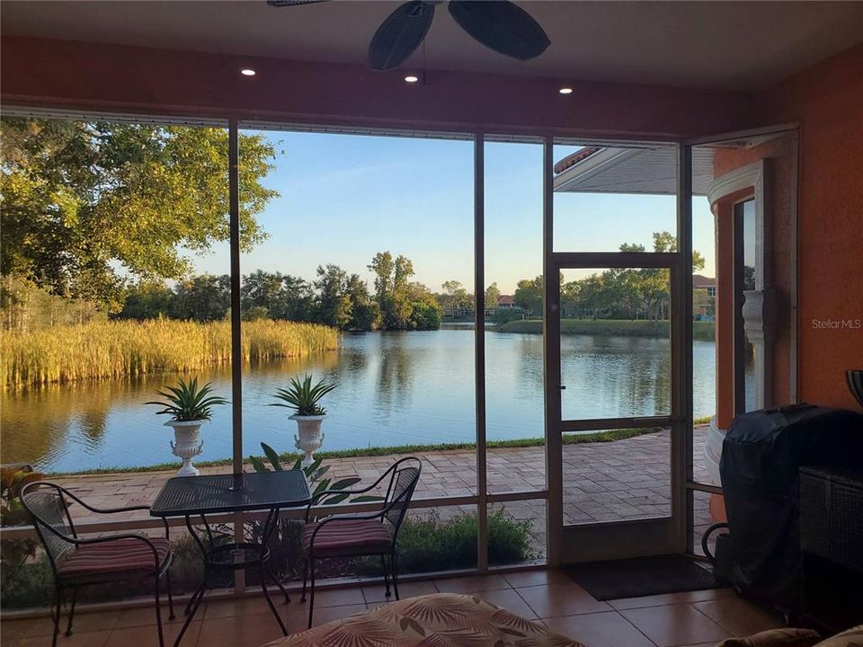 Vendido Recientemente: $850,000 (2 camas, 2 baños, 2638 Pies cuadrados)
