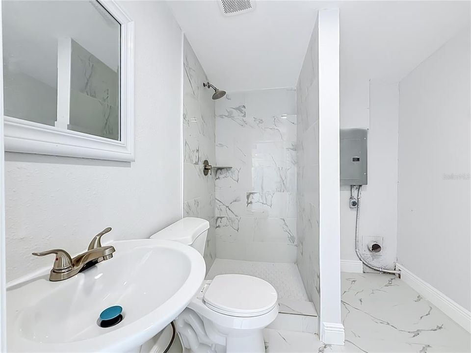 For Sale: $299,900 (3 beds, 2 baths, 730 Square Feet)