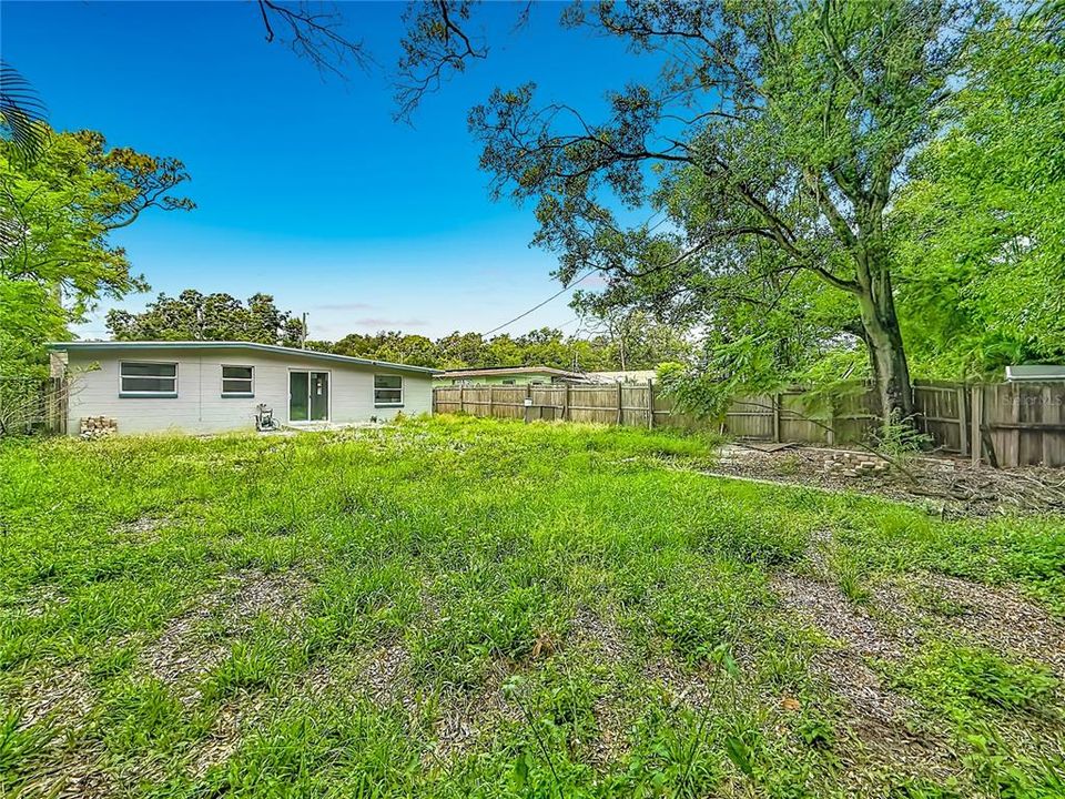 For Sale: $299,900 (3 beds, 2 baths, 730 Square Feet)