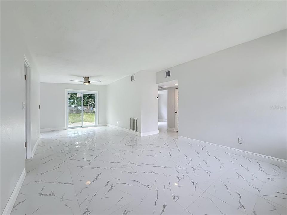 For Sale: $299,900 (3 beds, 2 baths, 730 Square Feet)